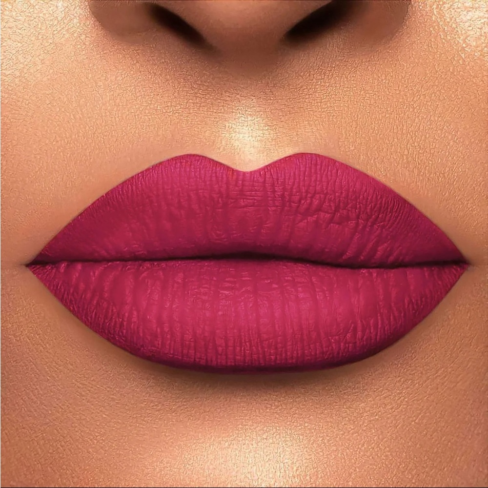 Vibrant Dual Pink Lip Liner Duo